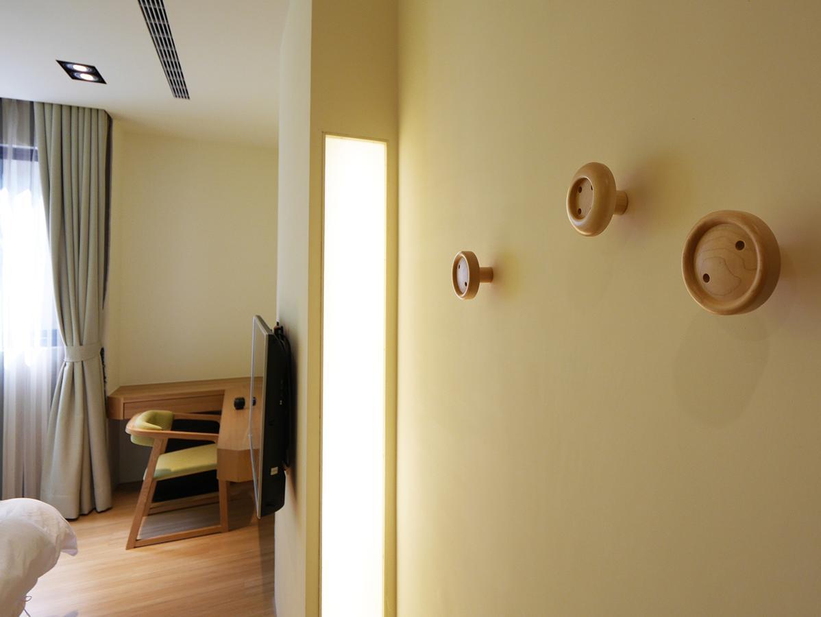 See Moon Homestay Юйчи Экстерьер фото